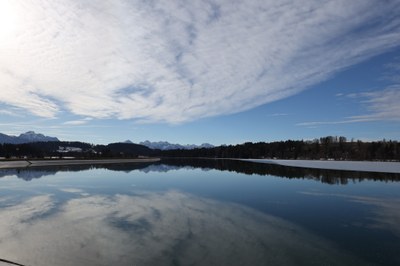 Spiegelblick über den See