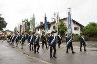 DSC00721 Rückmarsch zum Festzelt, Fahnenabordnungen.jpg