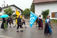 DSC00738 Rückmarsch zum Festzelt, Frauenbund Schwabniederhofen, KAB Altenstadt, Bgm Albert Hadersbeck.jpg